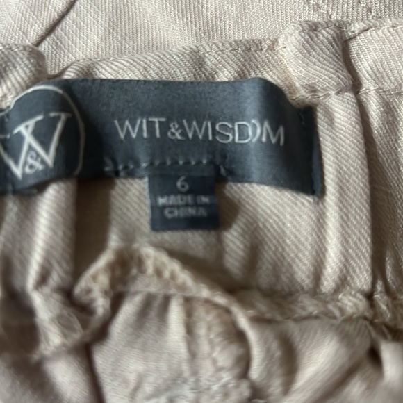 Wit & Wisdom Ab Solutions Soft Linen Skyrise Wide Leg Pants - Picture 7 of 9